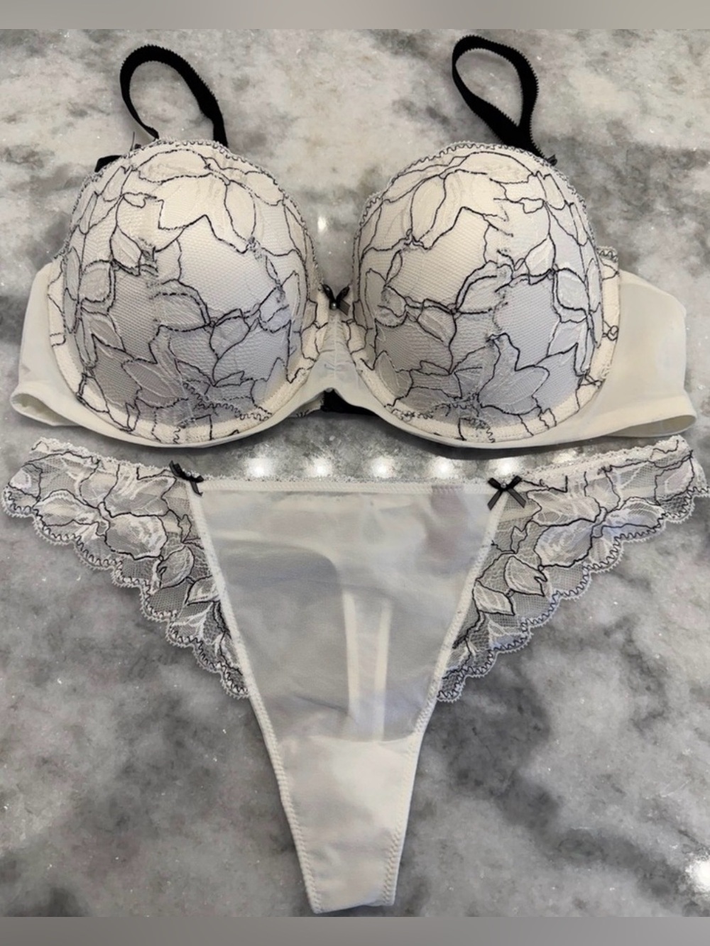 Victoria’s Secret Black White Lace Balconet Bra Set 38C + Panty L Romantic Sexy
